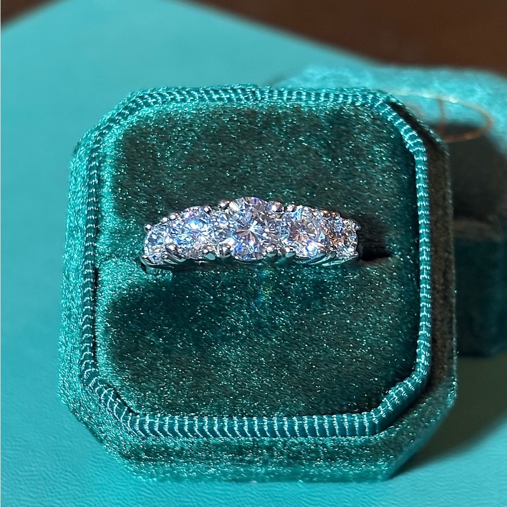 Elegant Silver Diamond Ring